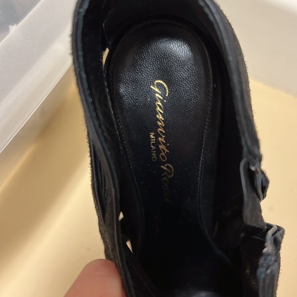 Gianvito Rossi cut out Booties - Picture 2 of 4